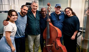 Cantautor brasile&ntilde;o Chico Buarque graba con Silvio Rodr&iacute;guez en La Habana