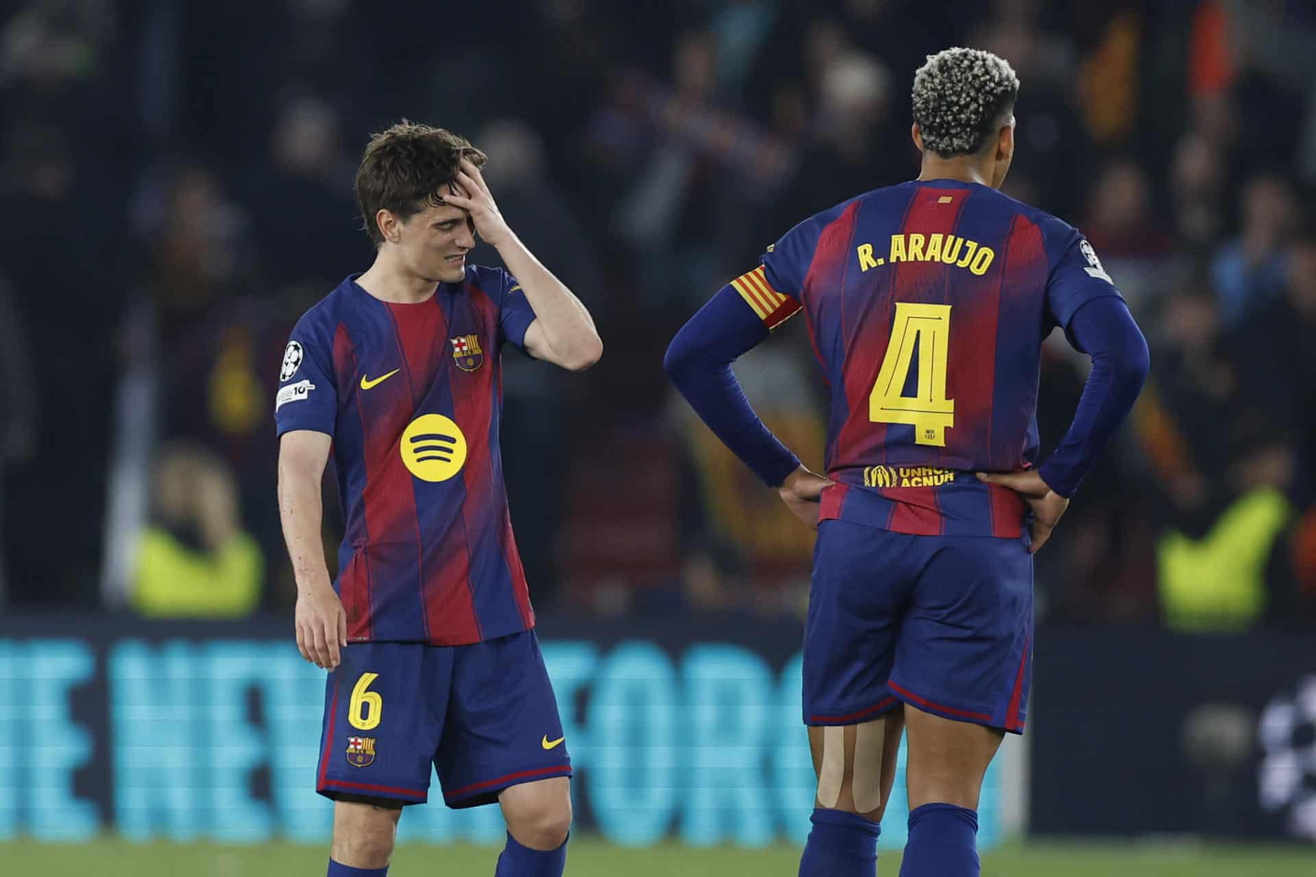 El Barça estudia elevar una queja a la UEFA por el arbitraje contra el Atlético El Barça estudia elevar una queja a la UEFA por el arbitraje contra el Atlético