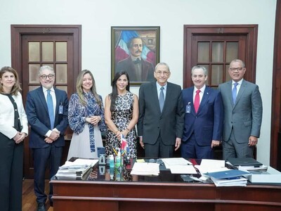 Amchamdr lleva agenda jurídica al Palacio Nacional