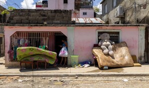 Colchones al sol y ropa tendida: reflejan lucha por volver a la normalidad en Villa Mar&iacute;a, Pantoja