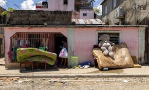 Colchones al sol y ropa tendida: reflejan lucha por volver a la normalidad en Villa Mar&iacute;a, Pantoja