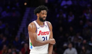 Joel Embiid es operado de apendicitis y podr&iacute;a decir adi&oacute;s a la temporada