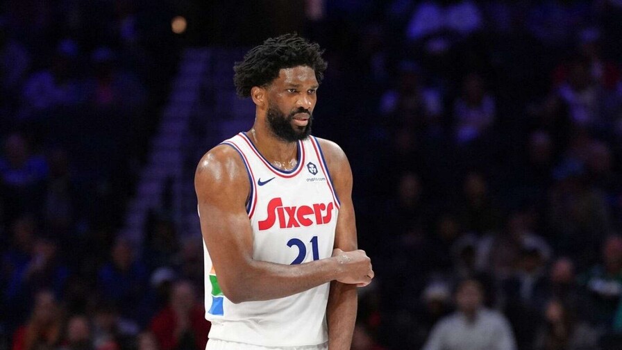 Embiid fuera del segundo juego ante los Knicks por lesi&oacute;n en tobillo y cadera