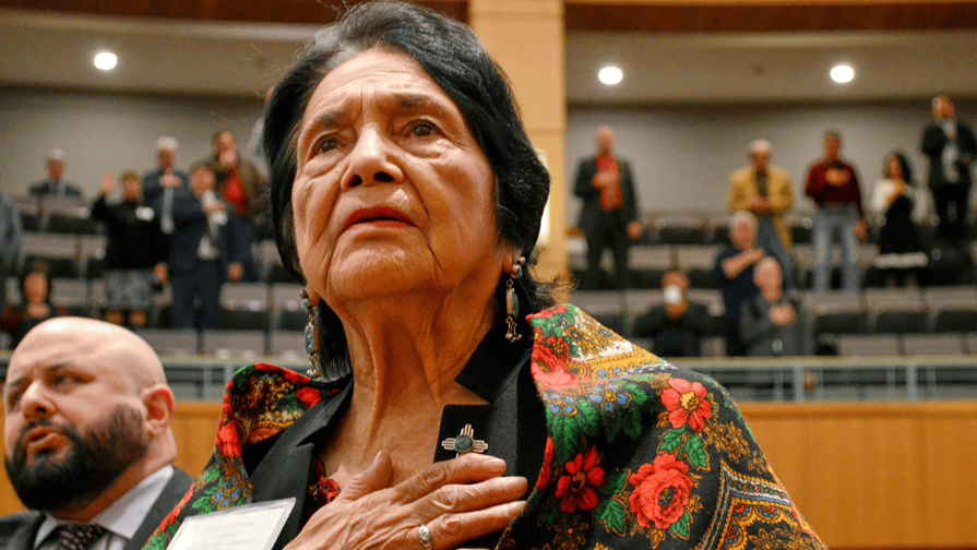 La ic&oacute;nica sindicalista Dolores Huerta cumple 96 a&ntilde;os con su imagen m&aacute;s fortalecida