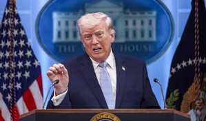 Trump dice que si  el acuerdo con Ir&aacute;n falla, lanzar&aacute; una ofensiva m&aacute;s grande y m&aacute;s fuerte