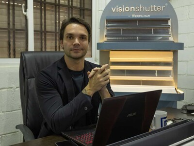 Una ventana diseñada por un francés