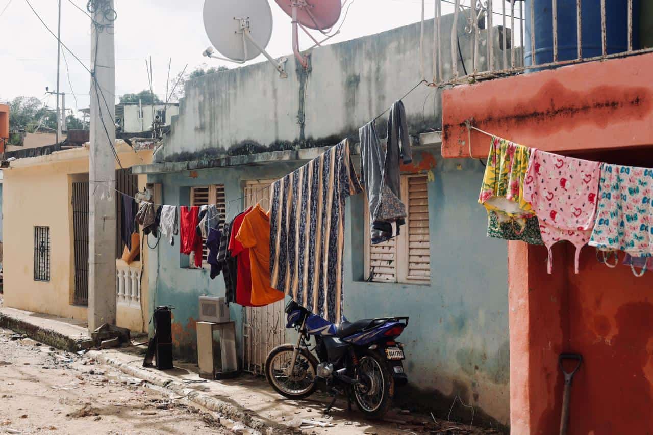 Ropa estropeada por las lluvias.