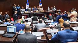 Los empleados de los diputados y sus bloques cuestan m&aacute;s de RD$33 millones cada mes