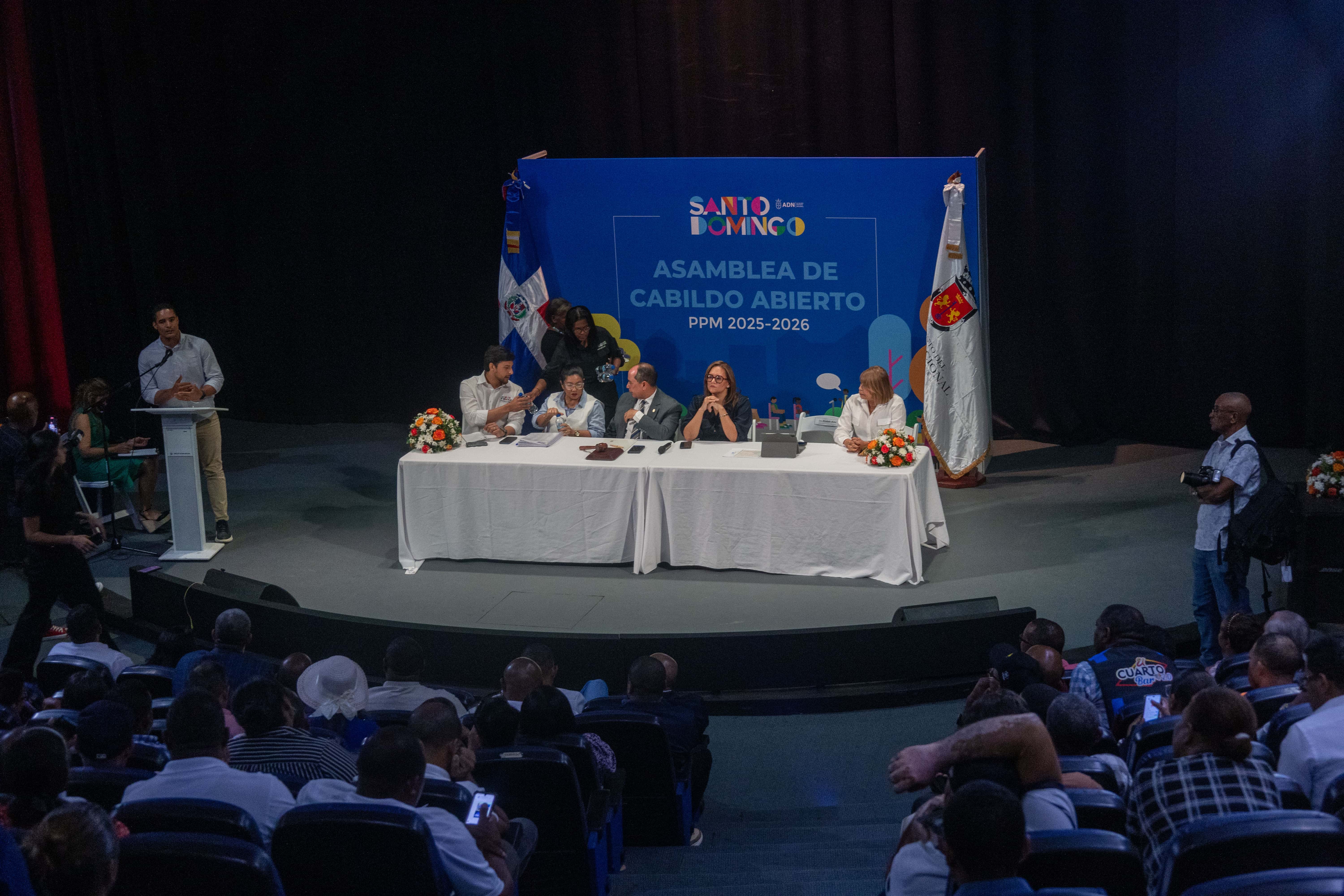 Asistieron dirigentes de juntas de vecinos de distintos barrios del Distrtio Nacional.