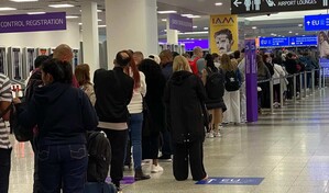 Aerol&iacute;neas europeas denuncian esperas de hasta 3 horas con nuevo control de fronteras