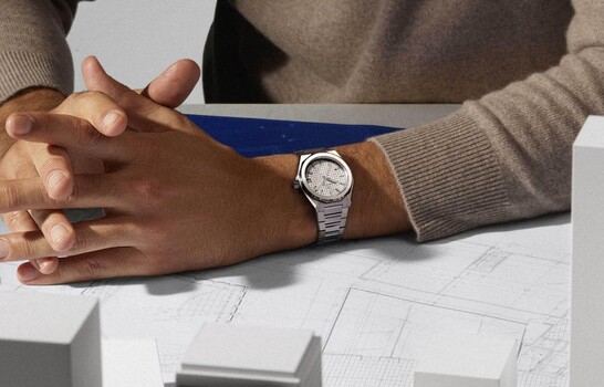 Geom&eacute;tricos y con color en la esfera, as&iacute; se llevan los relojes