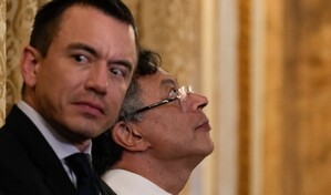 Ecuador elevar&aacute; a 100 % aranceles a Colombia y Petro lo califica de monstruosidad