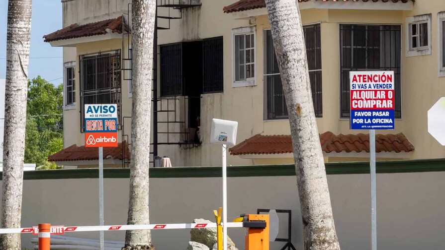 "No se permite Airbnb": a falta de regulaci&oacute;n, desarrolladores establecen normas