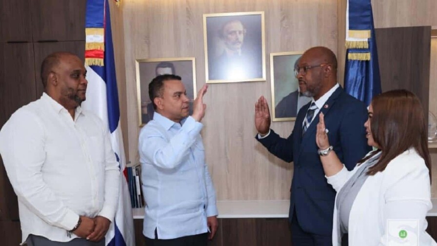 Juramentan nuevas autoridades del Hospital Regional Antonio Musa en San Pedro de Macor&iacute;s