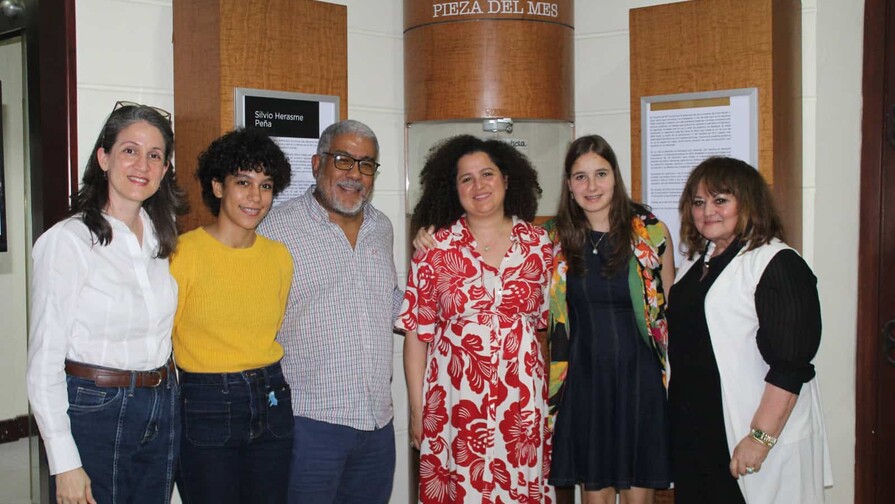 Museo Memorial dedica "Pieza del Mes" al periodista Silvio Herasme Peña Museo Memorial dedica "Pieza del Mes" al periodista Silvio Herasme Peña