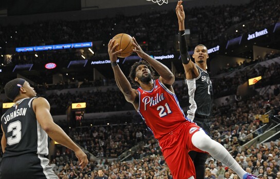 Embiid, figura de los Sixers, sale del hospital tras operaci&oacute;n de ap&eacute;ndice