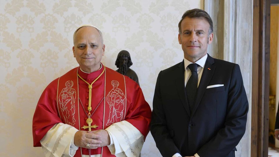 Macron abord&oacute; en el Vaticano el deseo de que la paz llegue con el di&aacute;logo y la negociaci&oacute;n