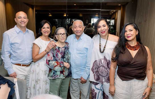 El maestro Rafael Solano celebra sus 95 a&ntilde;os rodeado de familia