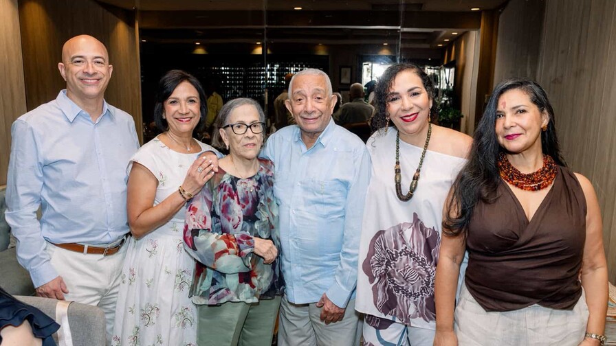 El maestro Rafael Solano celebra sus 95 años rodeado de familia