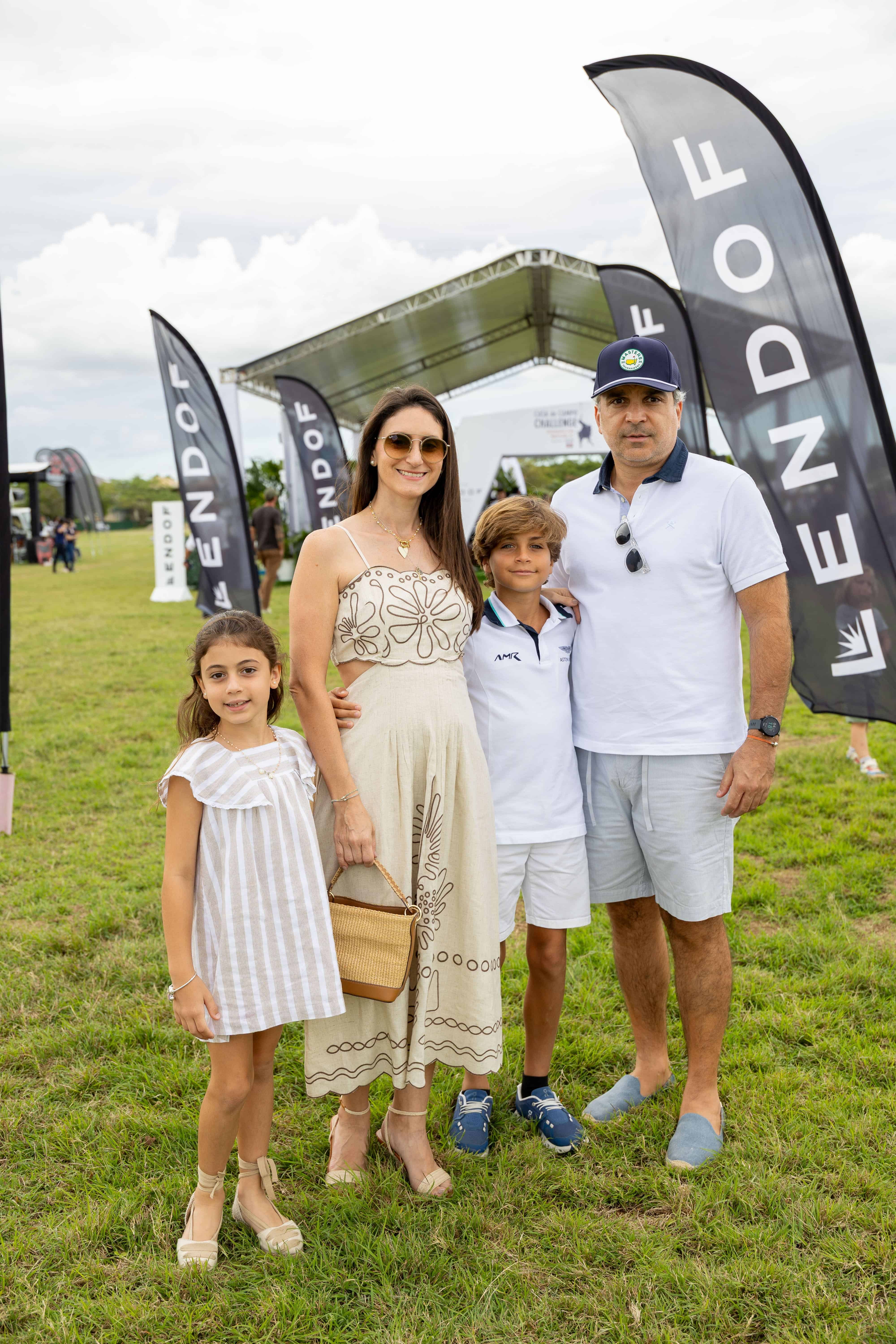Amanda, Bienchy, Robertojr y Roberto Huertas.