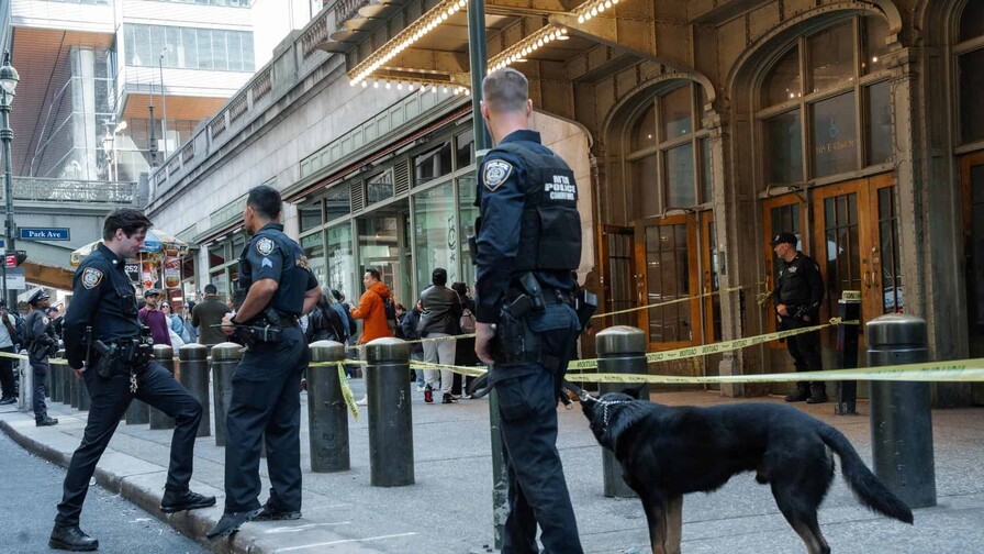 Hombre apu&ntilde;ala a varias personas en estaci&oacute;n de metro de Nueva York; la polic&iacute;a lo mata a tiros