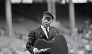 Emmett Ashford primer &aacute;rbitro negro en ponchar un blanco