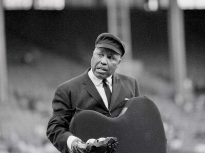 MLB: Emmett Ashford primer árbitro negro en ponchar un blanco