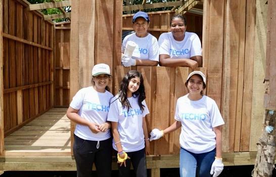 Porsche Center Santo Domingo, en alianza con Techo, transforma la vida de familias en RD