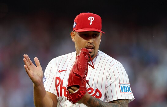 Schwarber y Harper impulsan a Filis con jonrones consecutivos ante Diamondbacks: Jhoan Dur&aacute;n salva