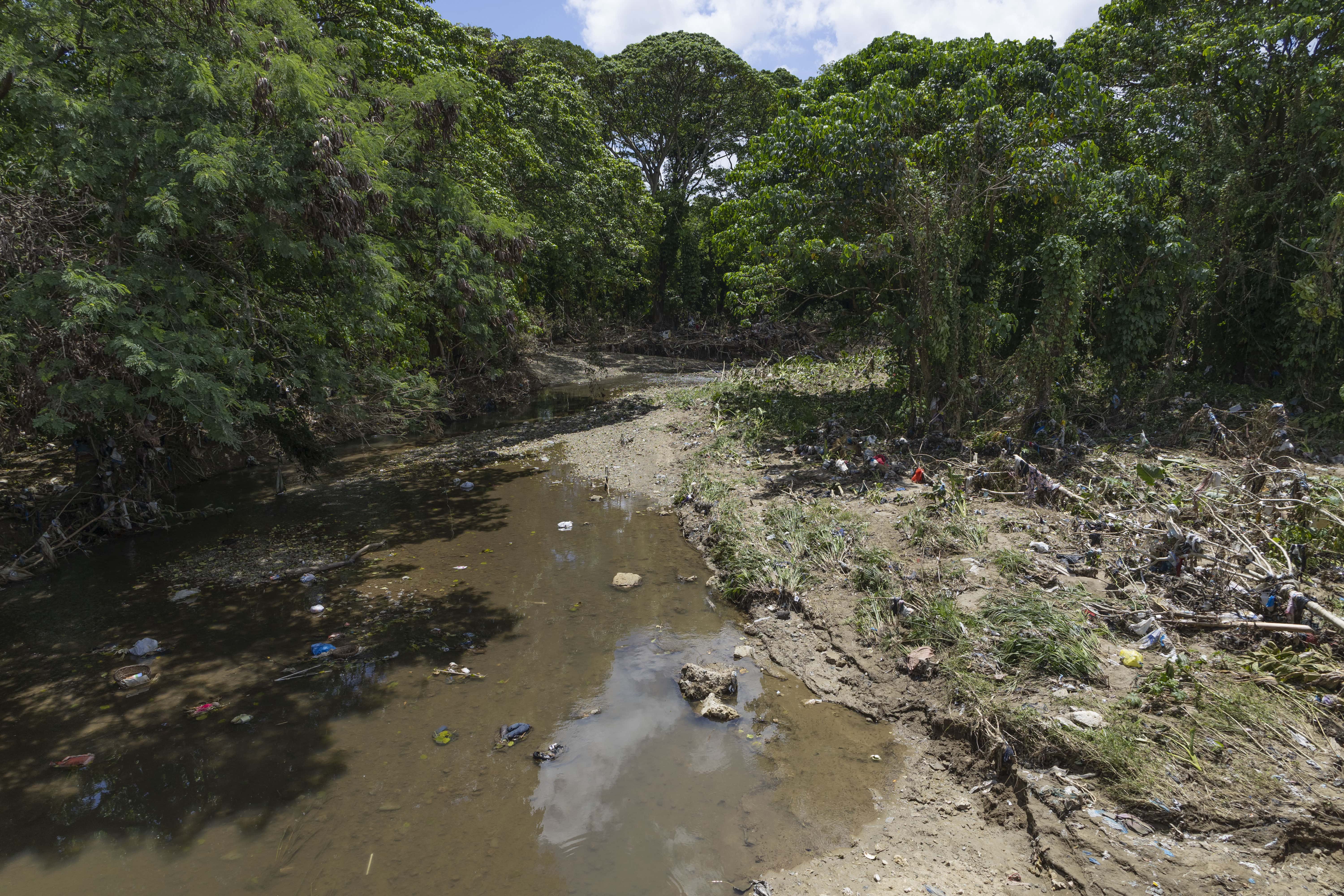 Evidencia de como quedó el lugar luego de la crecida del arroyo Lebrón.
