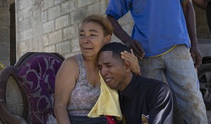 Auxilio, me voy a ahogar: la noche en que un bombero desafió la muerte y salvó a una pareja