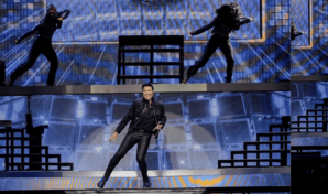 Chayanne pone a sus pies el Estadio Quisqueya a ritmo de sus &eacute;xitos y bailes