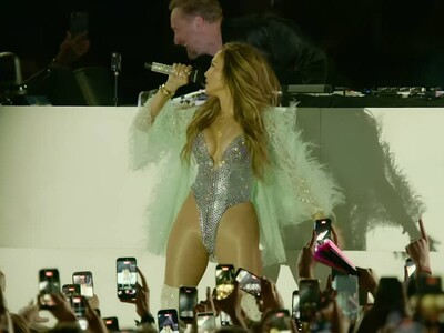 Jennifer López sorprendió al público de Coachella 2026