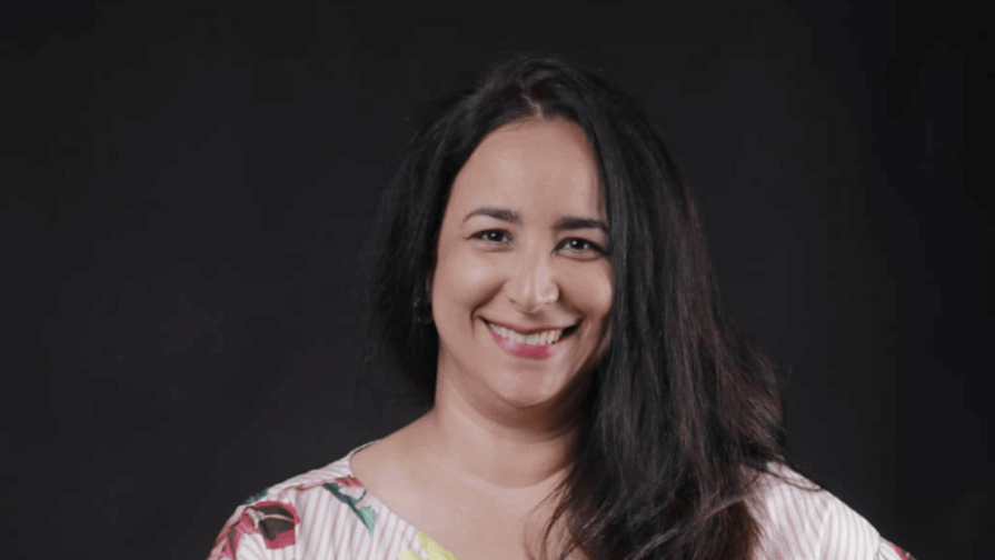 Geraldine de Santis: La buena literatura infantil no simplifica, entreteje emociones 