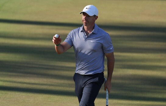 McIlroy dilapida su ventaja y Young lo alcanza en el liderato en Augusta