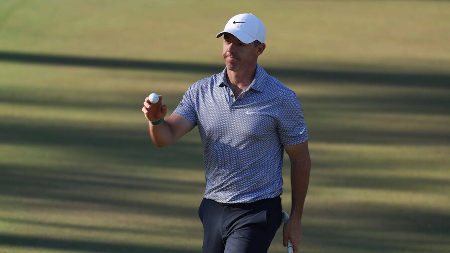 McIlroy dilapida su ventaja y Young lo alcanza en el liderato en Augusta