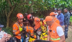 Defensa Civil rescata mujer que se hab&iacute;a extraviado en &aacute;rea monta&ntilde;osa en Saman&aacute;
