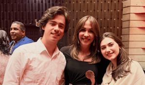 Mariasela Álvarez, reconocida por su trayectoria en la comunicación en Premio Mujer ENECOOP 2026