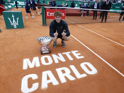 Sinner arrebata a Alcaraz Montecarlo y el número uno del mundo