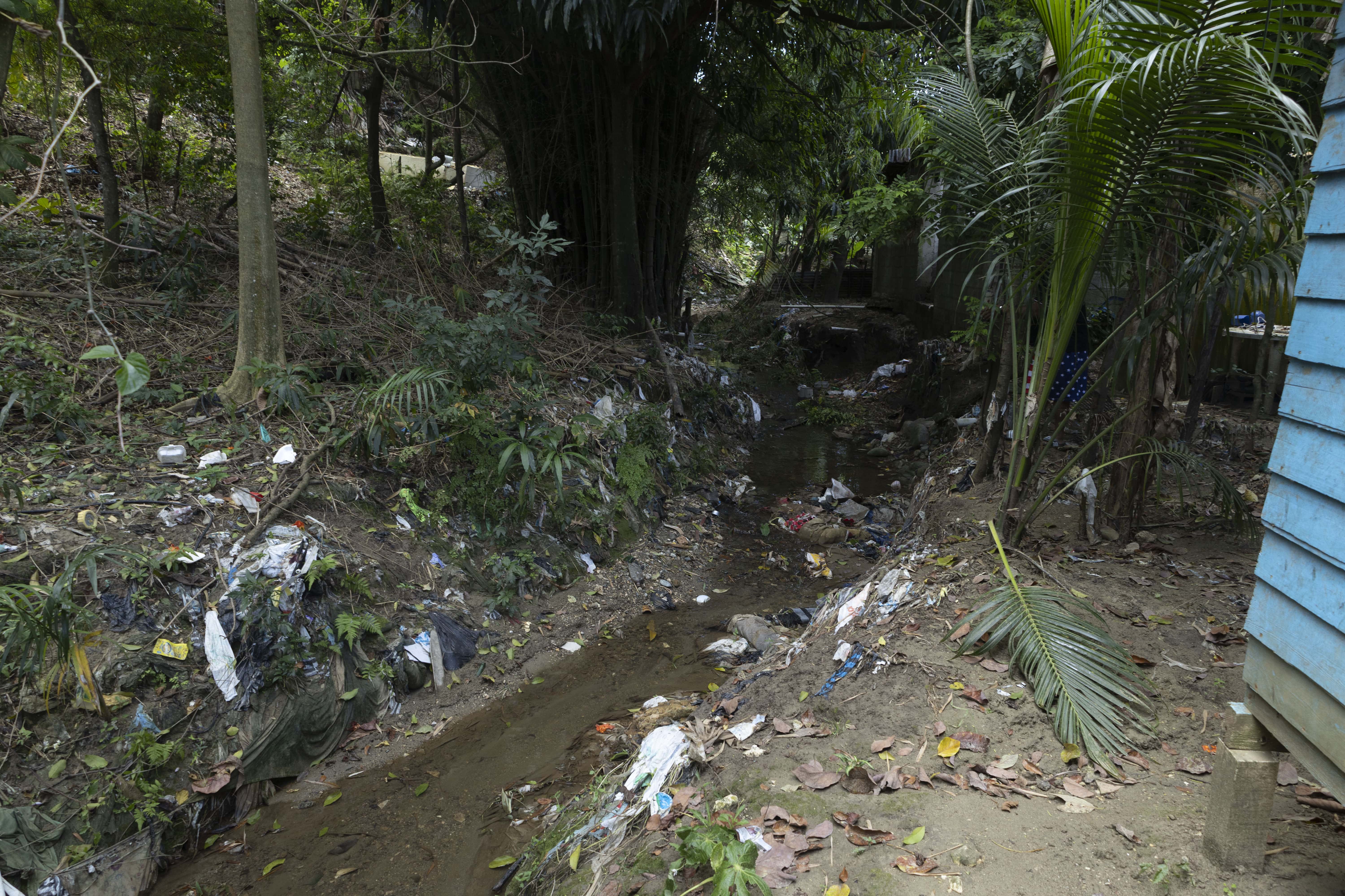 Una de las ca&ntilde;adas que tambien se desbord&oacute;.