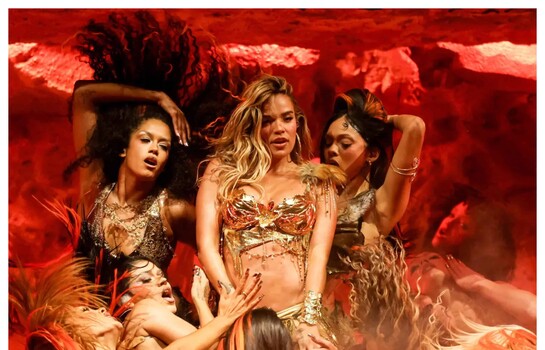 Karol G reivindica a la comunidad latina en un hist&oacute;rico Coachella