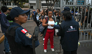 Culminan las elecciones generales en Per&uacute; con cierre de votaci&oacute;n en Lima un d&iacute;a m&aacute;s tarde