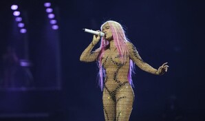 Karol G se apoya en Coachella para impulsar los negocios de latinos en los Estados Unidos