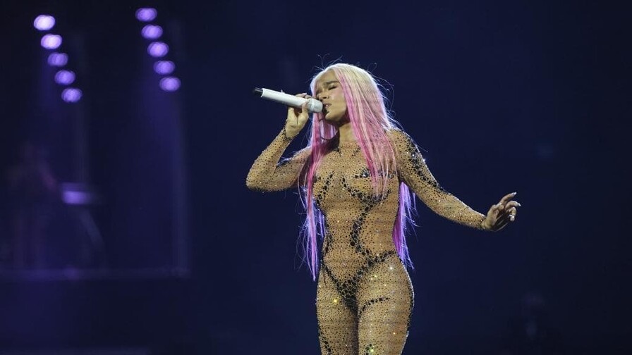 Karol G se apoya en Coachella para impulsar los negocios de latinos en los Estados Unidos