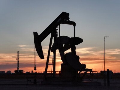 Los futuros del petróleo de Texas superan 104 dólares ante el bloqueo