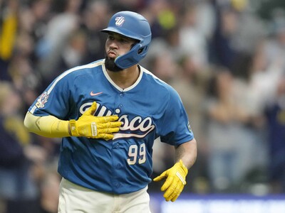 Gary Sánchez pega doble y jonrón pero Milwaukee pierde