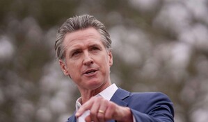 Arrestan a candidato republicano a gobernador de Florida acusado de violencia dom&eacute;stica