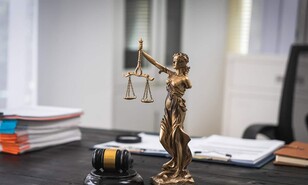 Seguridad jur&iacute;dica y desarrollo: el costo de un sistema legal a dos velocidades en la RD