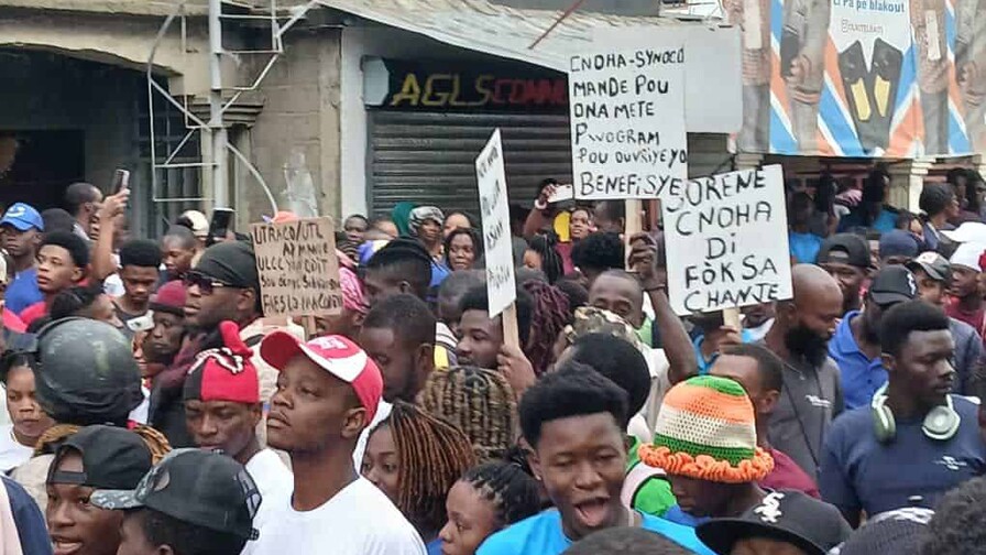 Trabajadores de Codevi realizan paro de labores en la frontera