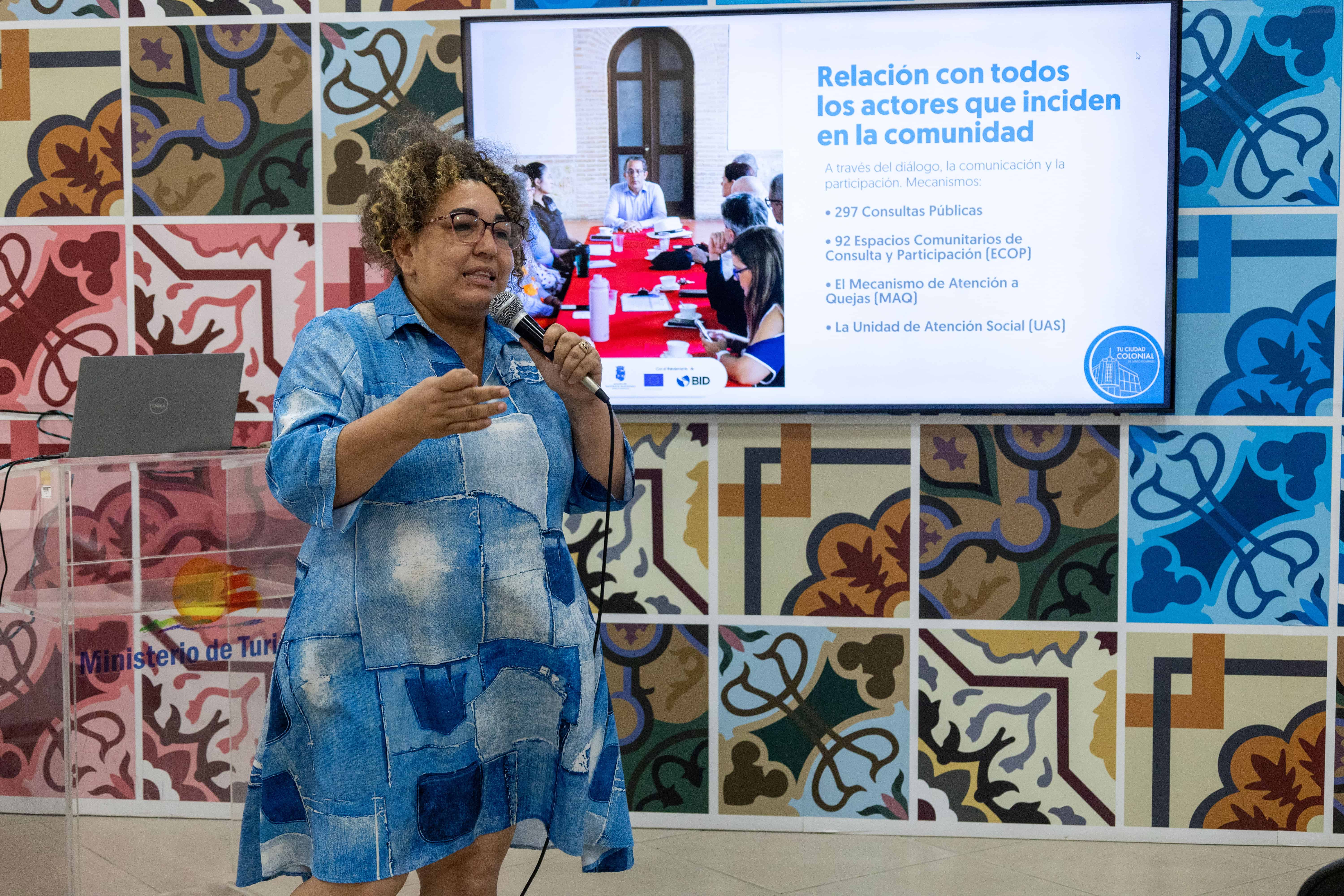 Glenys Mercado, de Contacto con la Comunidad.